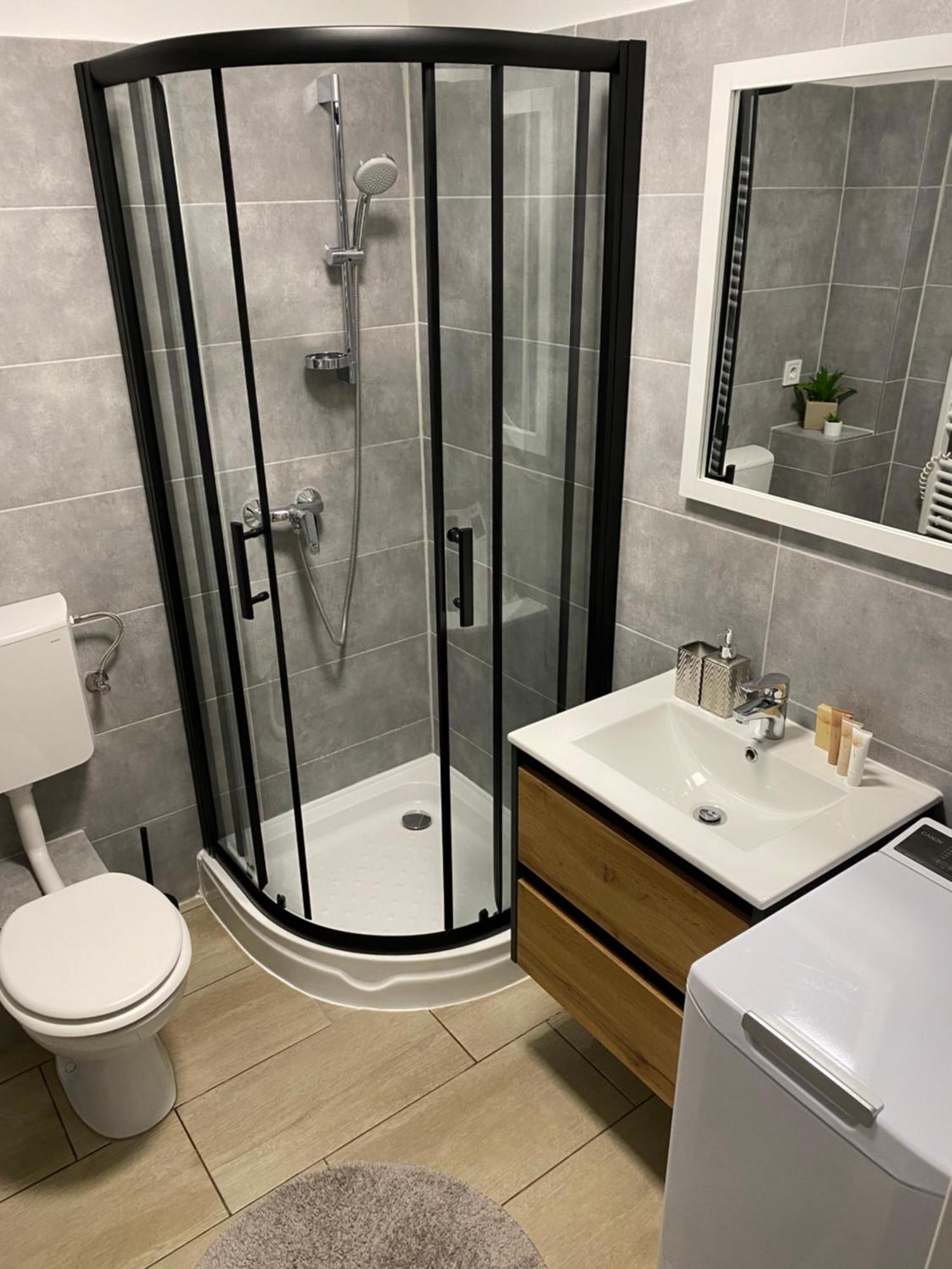 Ikon Apartment Héviz Zewnętrze zdjęcie